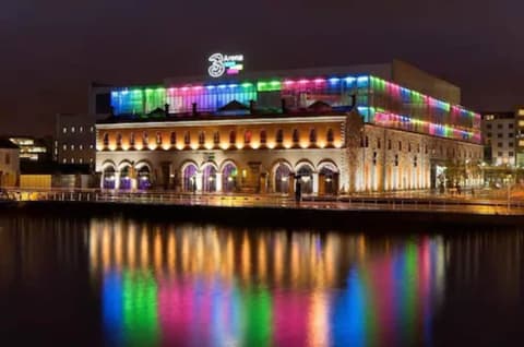 Clayton Hotel Cardiff Lane, 