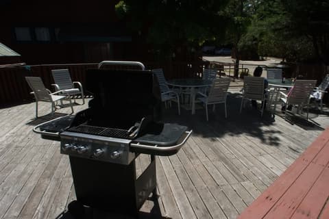 Rosedale Inn, BBQ/picnic area