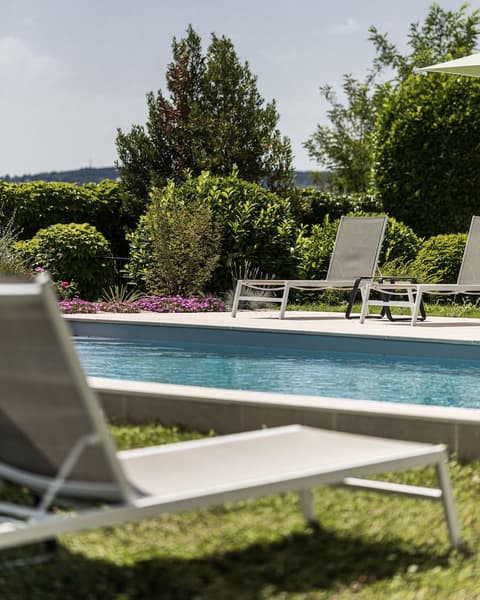 Ermitage De Corton, Pool