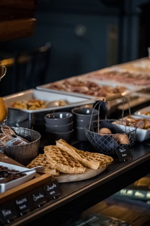 Ermitage De Corton, Breakfast buffet