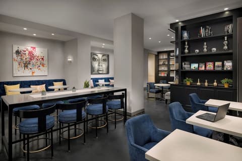 Hotel 57, Lobby sitting area