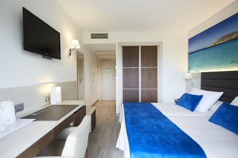 Invisa Hotel Club Cala Blanca