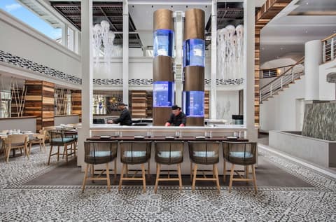 Le Suffren Hotel & Marina, Restaurant