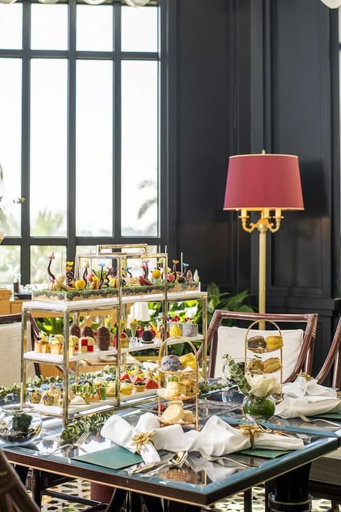 Four Seasons Hotel Doha, Dining