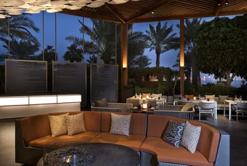 Four Seasons Hotel Doha, Restaurant