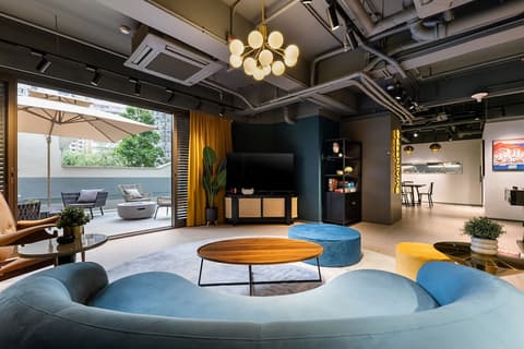 Dash Living On Hollywood