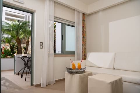 Angela Suites Boutique Hotel, Room