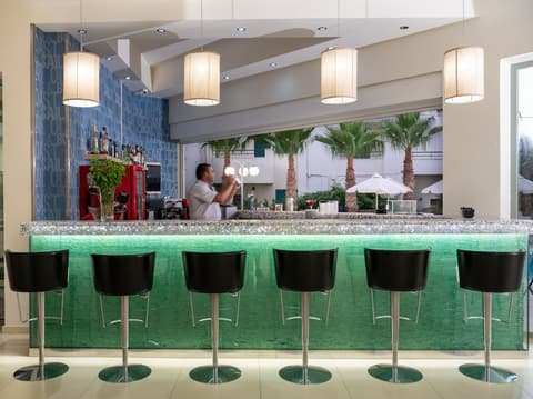 Angela Suites Boutique Hotel, Bar (on property)