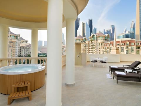 Swissôtel Al Murooj Dubai
