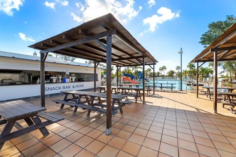 THB Tropical Island Aparthotel, Outdoor dining