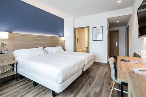 Hotel Puerta de Bilbao, Room