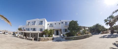 Zephyros Hotel, Front of property