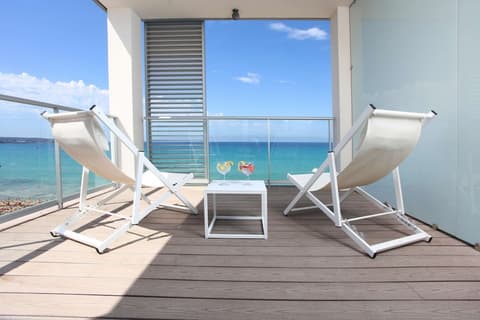 Pure Salt Garonda - Adults Only, Room