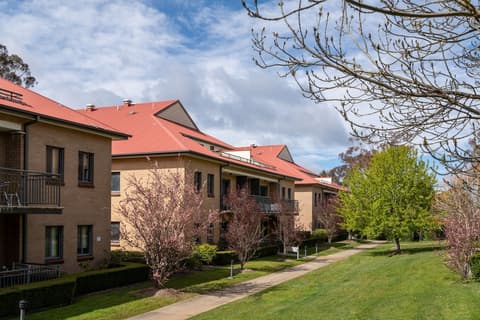 Leisure Inn Spires, Property grounds