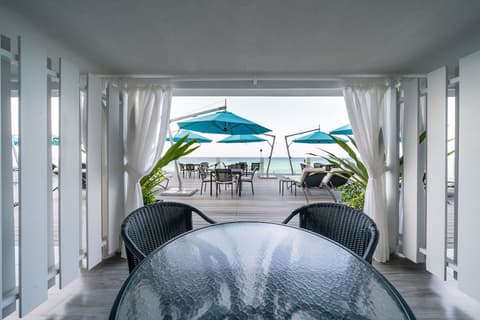 South Gap Hotel, Terrace/patio