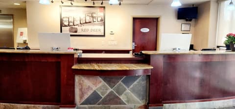 Park Hill Inn & Suites, Lobby