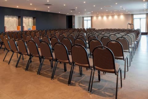 AC Hotel by Marriott Madrid Airport, Theater show