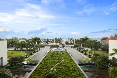 Hyatt Regency Dar Es Salaam, The Kilimanjaro