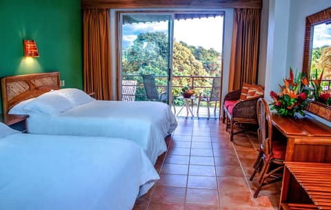 Si Como No Resort & Wildlife Refuge