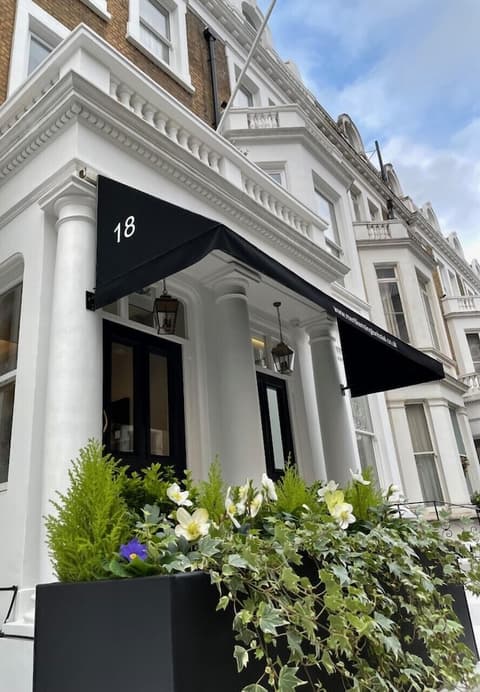 Oxford Hotel Earl's Court, Exterior