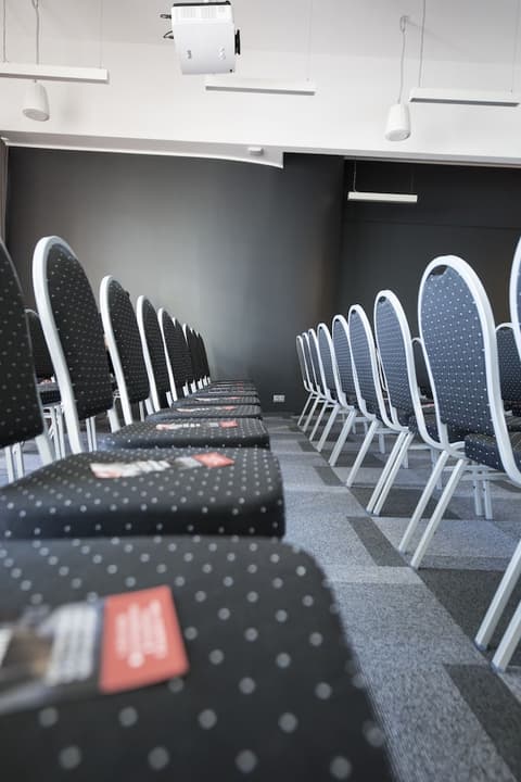 Go Hotel Shnelli, Meeting facility