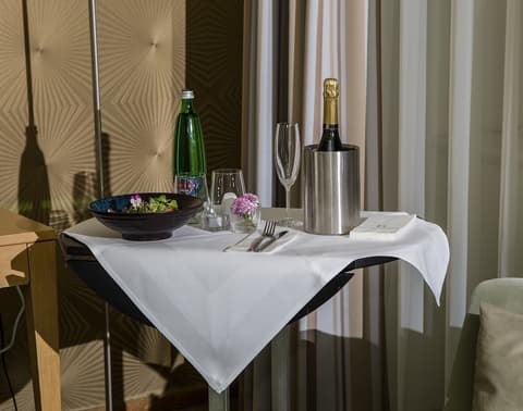 Grandium Hotel Prague, Room service - dining