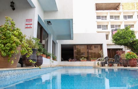 New Farah Hotel, Pool