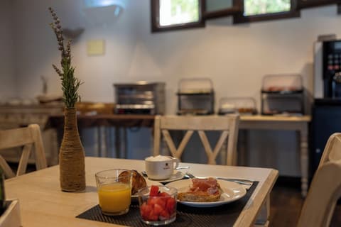 Hotel Villa Turística de Bubión, Breakfast buffet