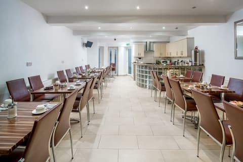 Abbey Hotel Shepherd’s Bush