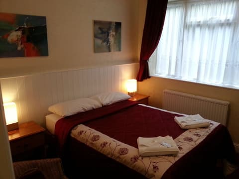 Melbourne House, Room