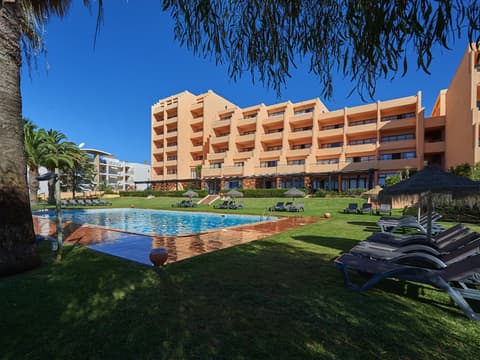Dom Pedro Lagos, Outdoor pool