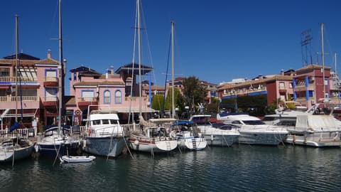 Apartamentos Marina Internacional