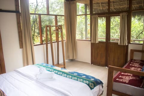 Socia/tel Amazon Tena, Room