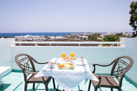 Apartamentos LIVVO Morromar, Terrace/patio