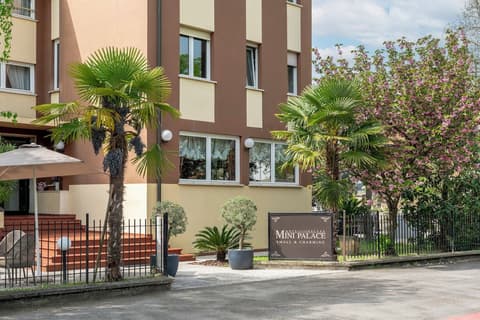 Hotel Mini Palace Country House