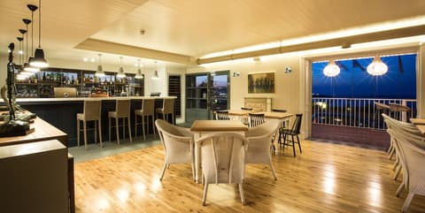 Salini Resort, Restaurant