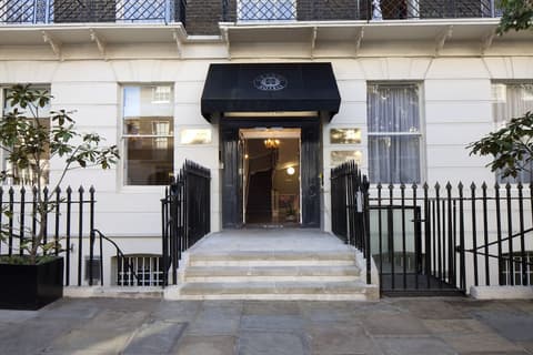 Grange Buckingham, Front of property