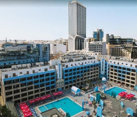 The St George Park Hotel, Exterior