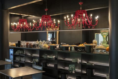 The Aries Hotel, Breakfast area