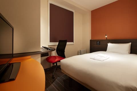 the b akasaka-mitsuke, Room