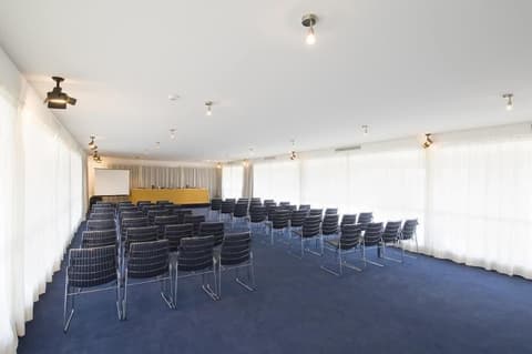 Hotel HR, Meeting facility