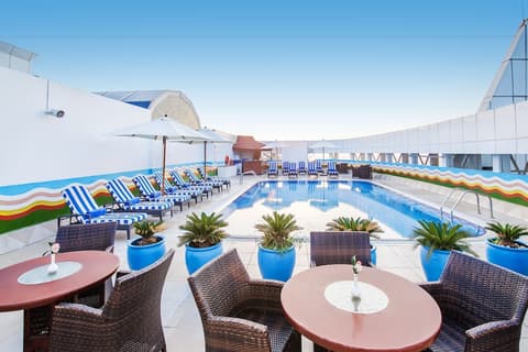Grand Excelsior Hotel Bur Dubai, Rooftop pool