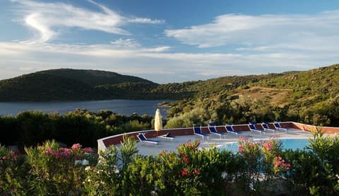 Hotel Relais Valkarana, Outdoor pool