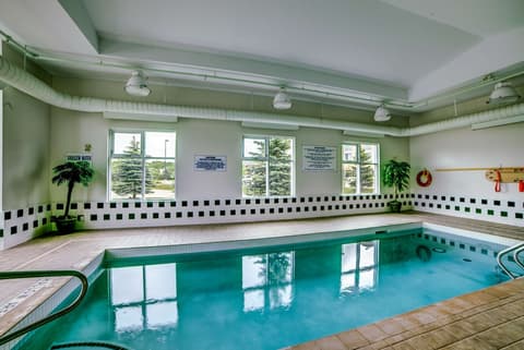 Motel 6 Huntsville, ON, Indoor pool