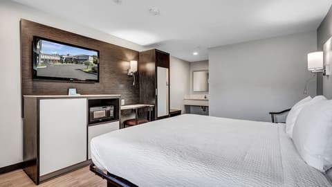 Days Inn & Suites by Wyndham Niagara Falls/Buffalo