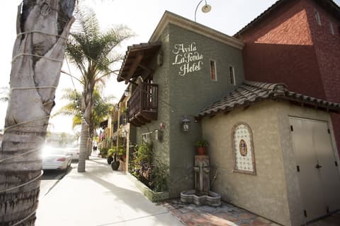Avila La Fonda Hotel, Front of property