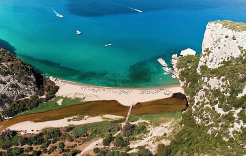 BUE MARINO HOTEL & ROOFTOP BAR, Boating