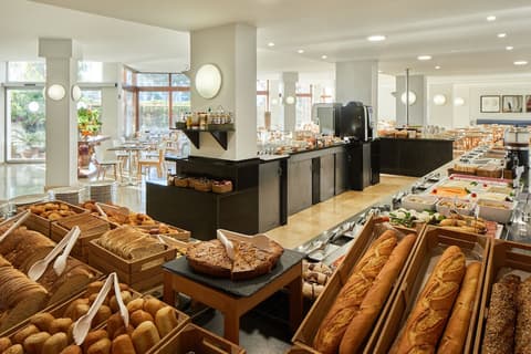 Hotel Tres Torres, Breakfast area