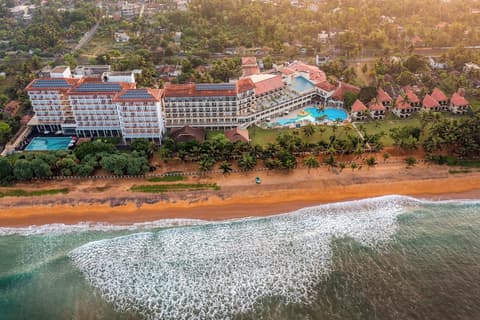 Turyaa Kalutara, Beach