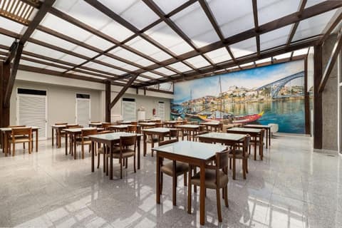 Urban Hotel Amadeos, Breakfast buffet